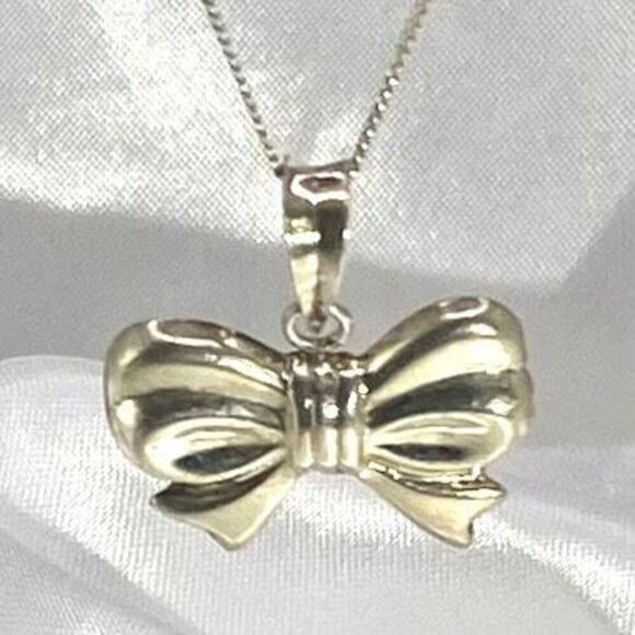 Akj Stunning Italian Sterling Silver Bow Pendant & 17” Sterling Chain - Picture 8 of 11